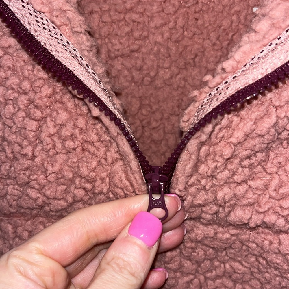 5 for $25! Champion cropped 1/4 zip sweater - Picture 6 of 6